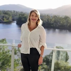 Meet your Posher, Lainie